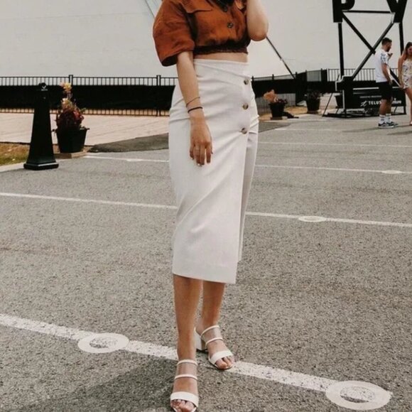 Aritzia Babaton Billy Button Midi Pencil Skirt Matte Pearl Size 6 - Picture 1 of 7